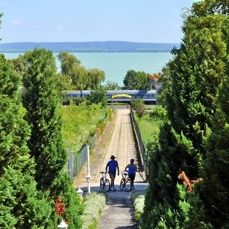 Balaton A070 Apartment *